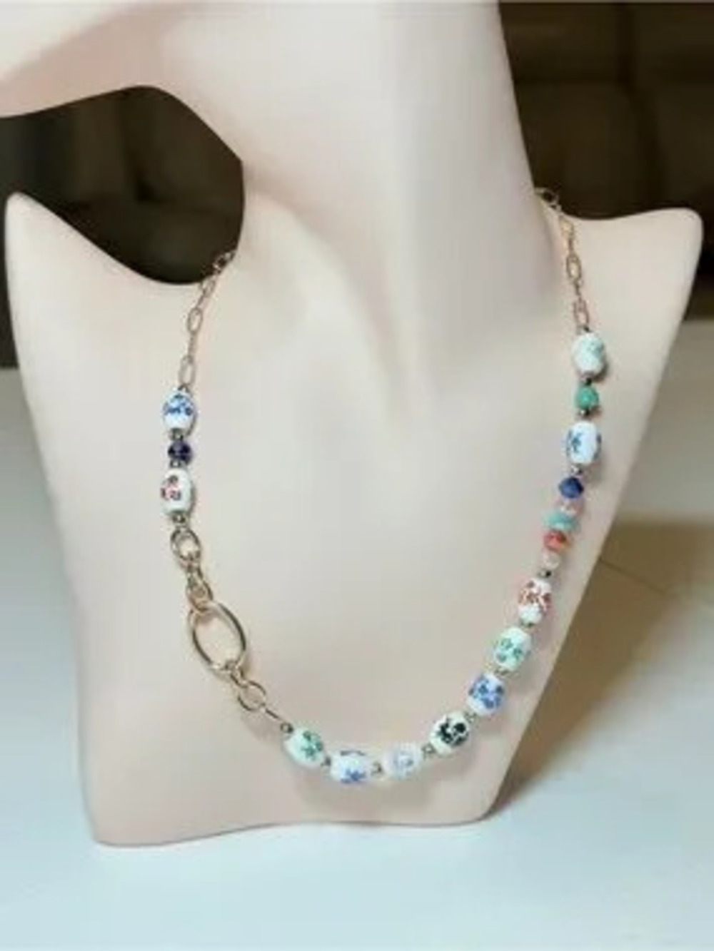 Trendy Floral Bead Necklace in Multicolor